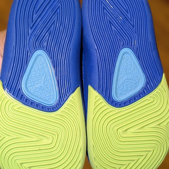 Jordan Kids Blue and Green Sneakers - Picture 2 of 3